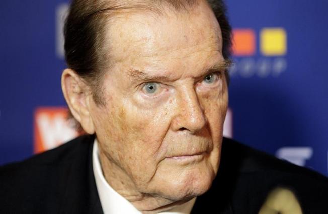 Fallece actor de James Bond y