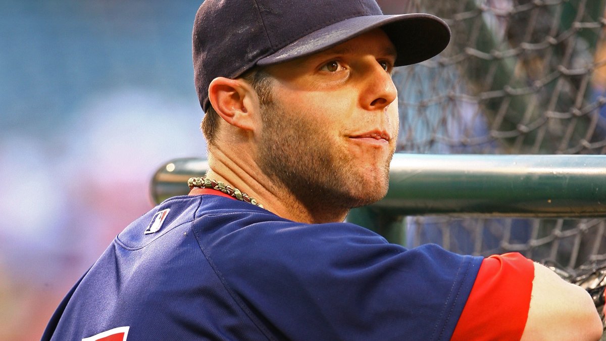 Dustin Pedroia indica que los Red Sox son los que están 'asustados' de  dejarlo jugar