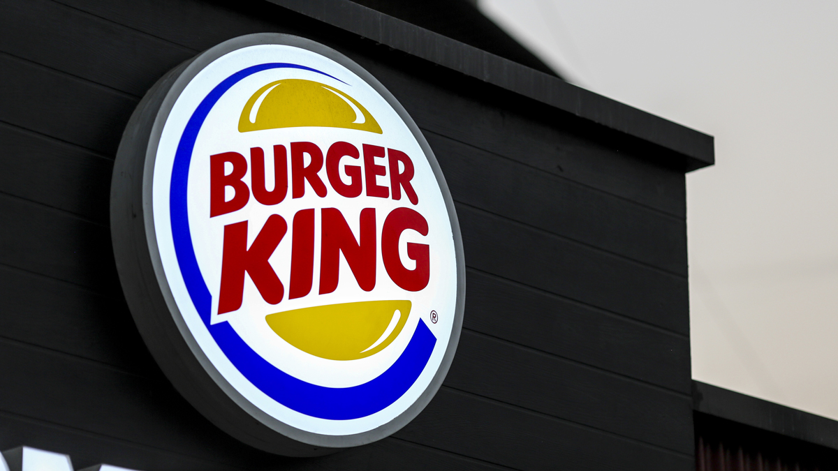 Multan a propietarios de franquicias de Burger King y Popeyes en Mass. por violar leyes laborales – Telemundo Nueva Inglaterra