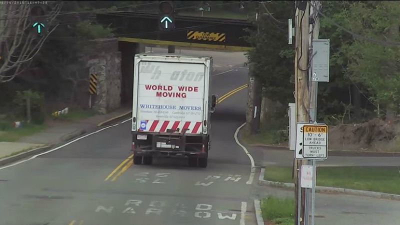 TLMD-Westwood-puente-camion-choque-