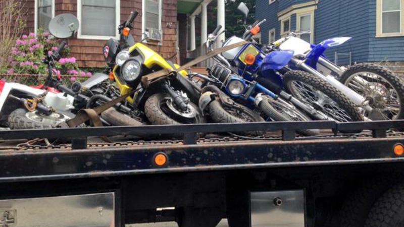 TLMD-boston-dorchester-motos-ilegales-almacenamiento-