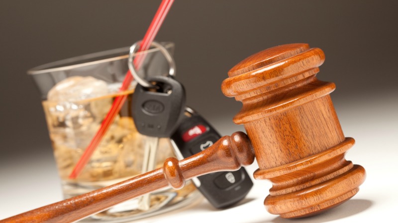 TLMD-conducir-ebrio-beber-manejar-borracho-shutterstock_45805510