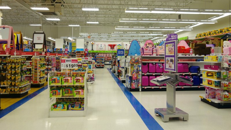 TLMD-toys-r-us-shutterstock_153899291