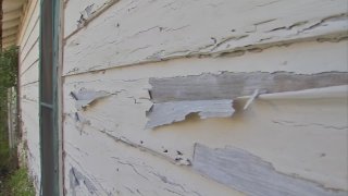 house paint chipping