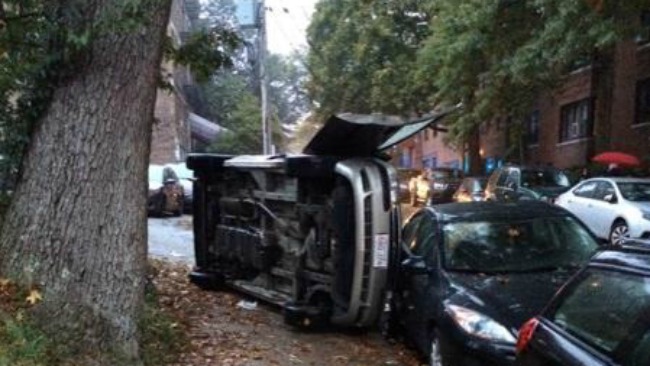 tlmd_brighton_accidente_carro_volcado_englewood_avenue_3
