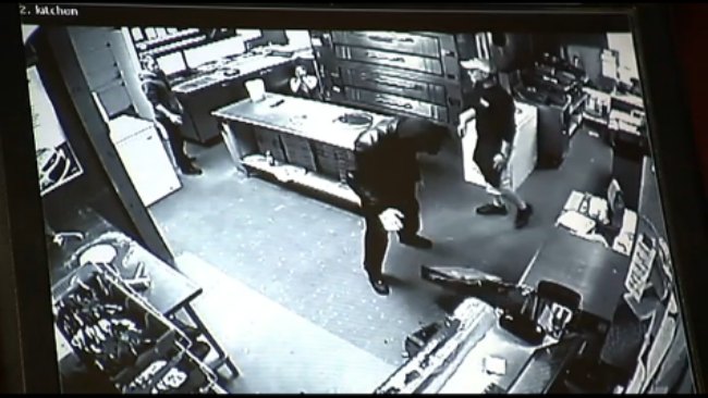 tlmd_tlmd_dover_new_hampshire_robo_a_mano_armada_pizzeria
