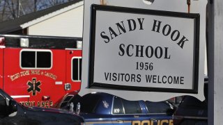 TLMD-newtown-sandy-hook-connecticut-EFE-81720