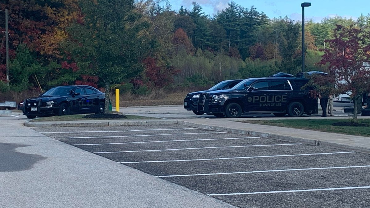Sujeto armado en Market Basket Plaza en Lee, NH está bajo custodia policial Telemundo Nueva