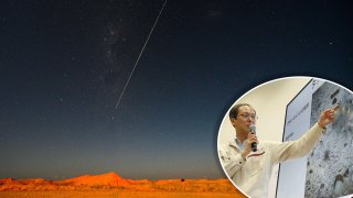 La muestra de la sonda Hayabusa-2 de JAXA cae a la tierra después de aterrizar y recolectar material de un asteroide, se ve desde Coober Pedy en Australia del Sur el 6 de diciembre de 2020.