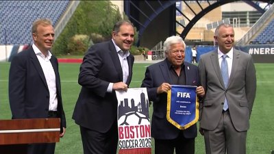 Representantes de la FIFA visitan el Gillette Stadium en Mass.