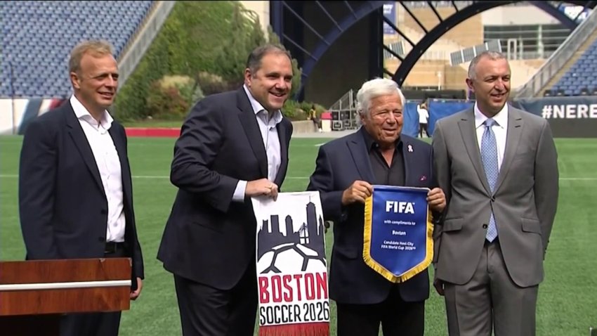 Representantes de la FIFA visitan el Gillette Stadium en Mass.