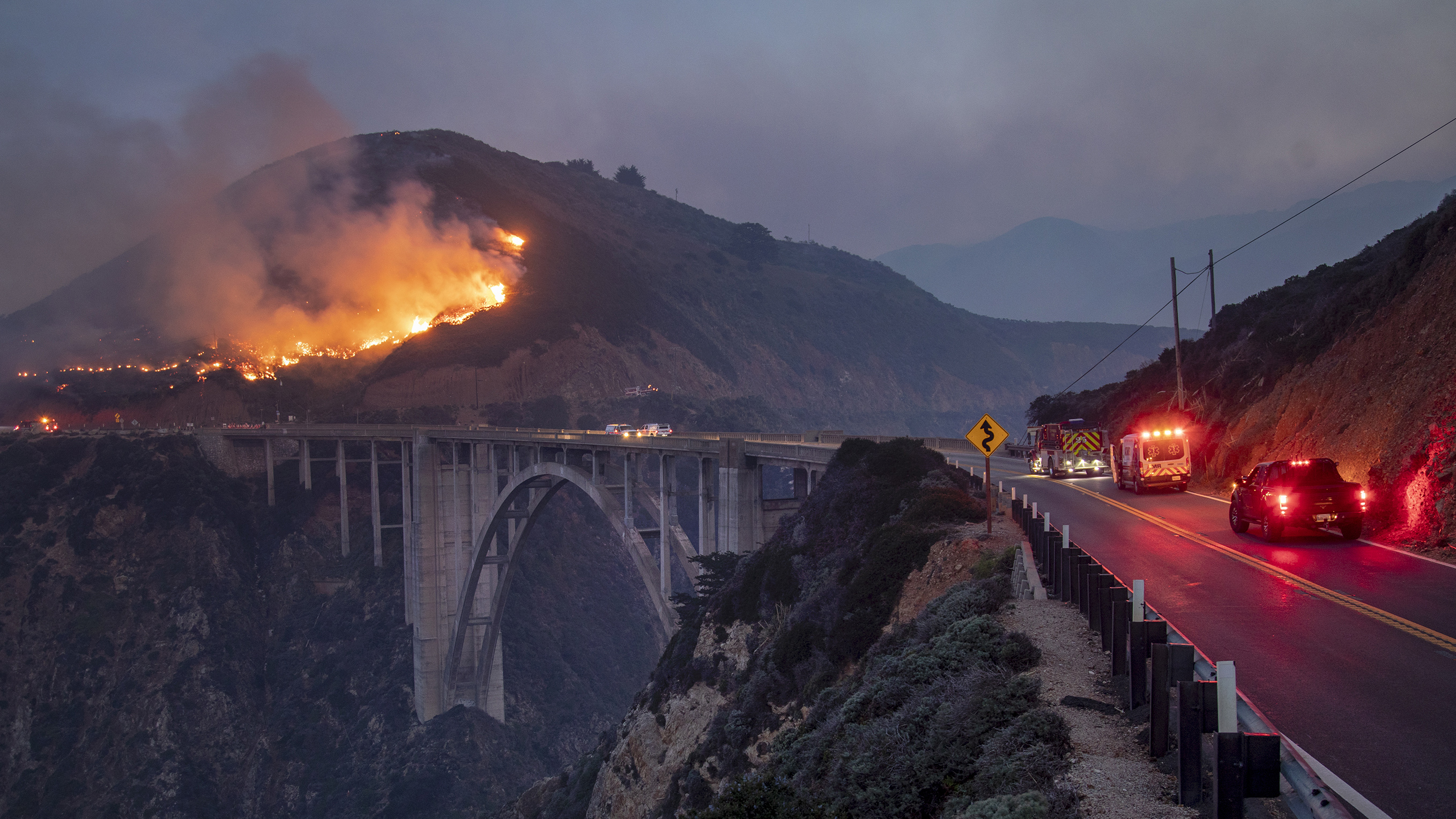 Incendio cerca de Big Sur, California, quema más de mil acres en medio día; ordenan evacuaciones