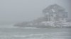 En video: fuertes olas e inundaciones en Massachusetts por tormenta invernal