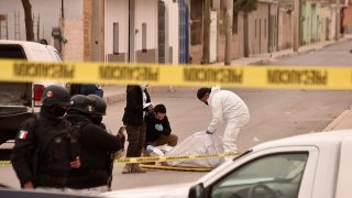 Fotografía del levantamiento de un cuerpo en Zacatecas