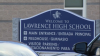 Adolescente arrestado por llevar arma a escuela de Lawrence: Policía