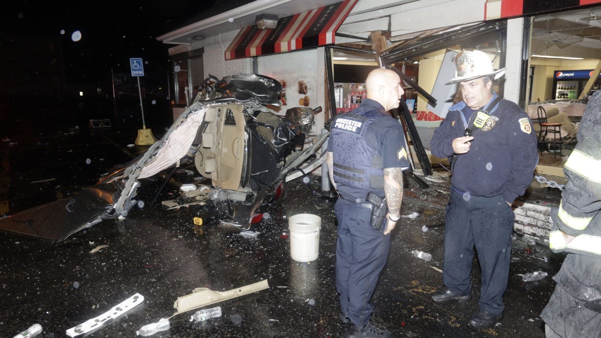 Car Crashes Into Honey Dew Donuts Worcester, Massachusetts – NBC Boston
