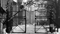 Recuerdan el Holocausto a 78 años de la liberación del campo de exterminio de Auschwitz