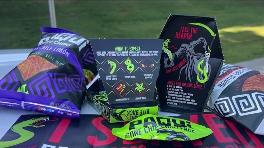 Retiran chips picantes de tiendas tras muerte de joven en Worcester
