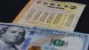 Con casi $1,000 millones, el Powerball sortea esta noche su tercer premio más grande en su historia