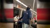 Captado en cámara ataque racista en tren de la MBTA