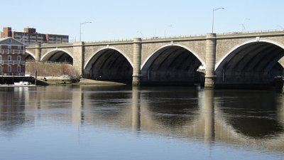 Enfoque: cierre de tramo de importante puente local por dos años