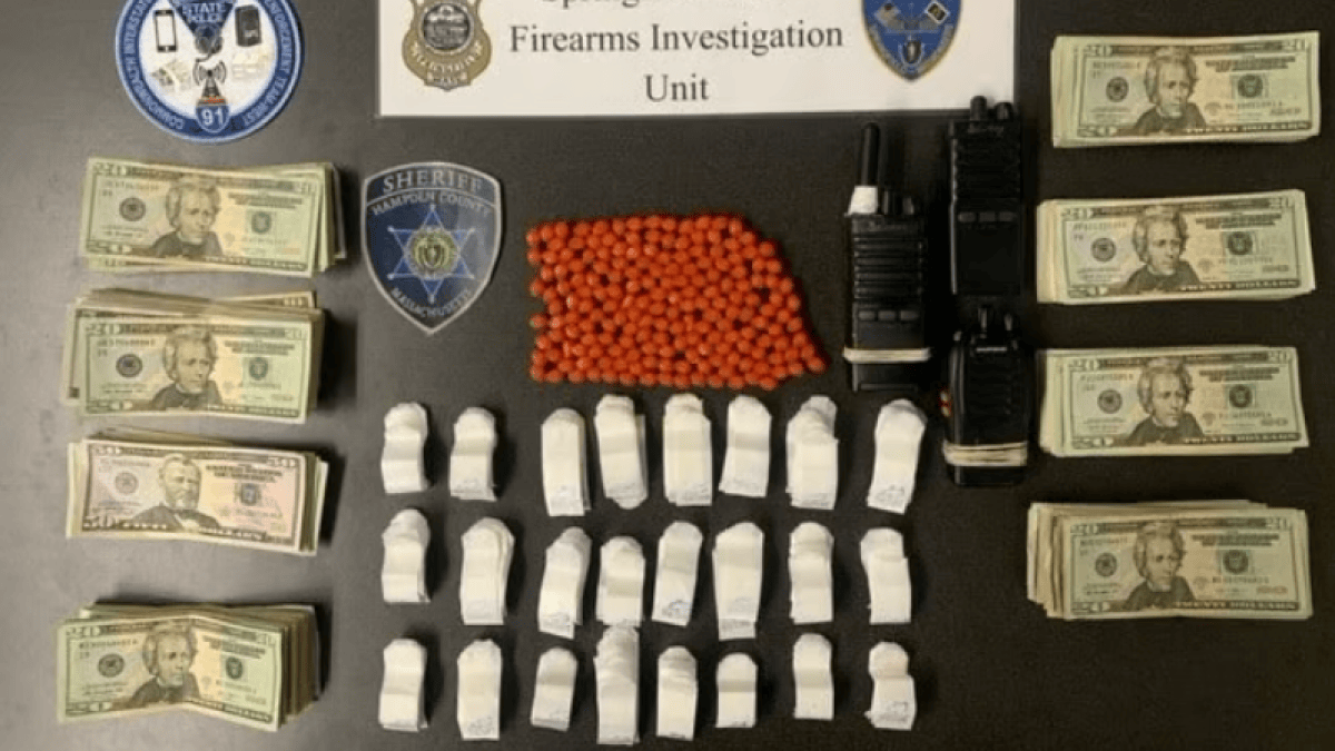Samic Springfield Drug Box Arrestan a 9 en Springfield tras hallazgo de ametralladora y drogas en ...