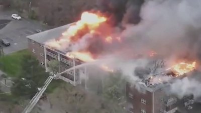 Sobre 80 personas desplazadas tras incendio en Randolph