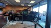Conductor aprendiz aterriza el auto en interior de Dunkin’ en Cranston