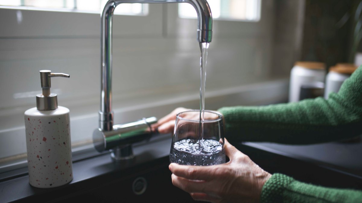 Histórico: EEUU impone límites a nocivos químicos presentes en el agua de grifo