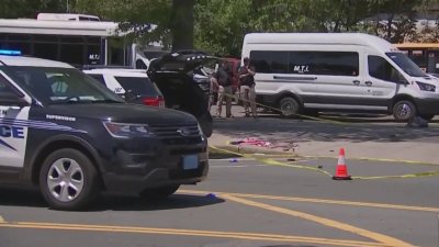 Hombre recibe varios disparos de la policía tras altercado en Malden
