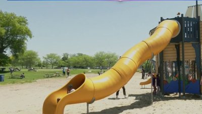 Construyen parque infantil en playa de New Haven