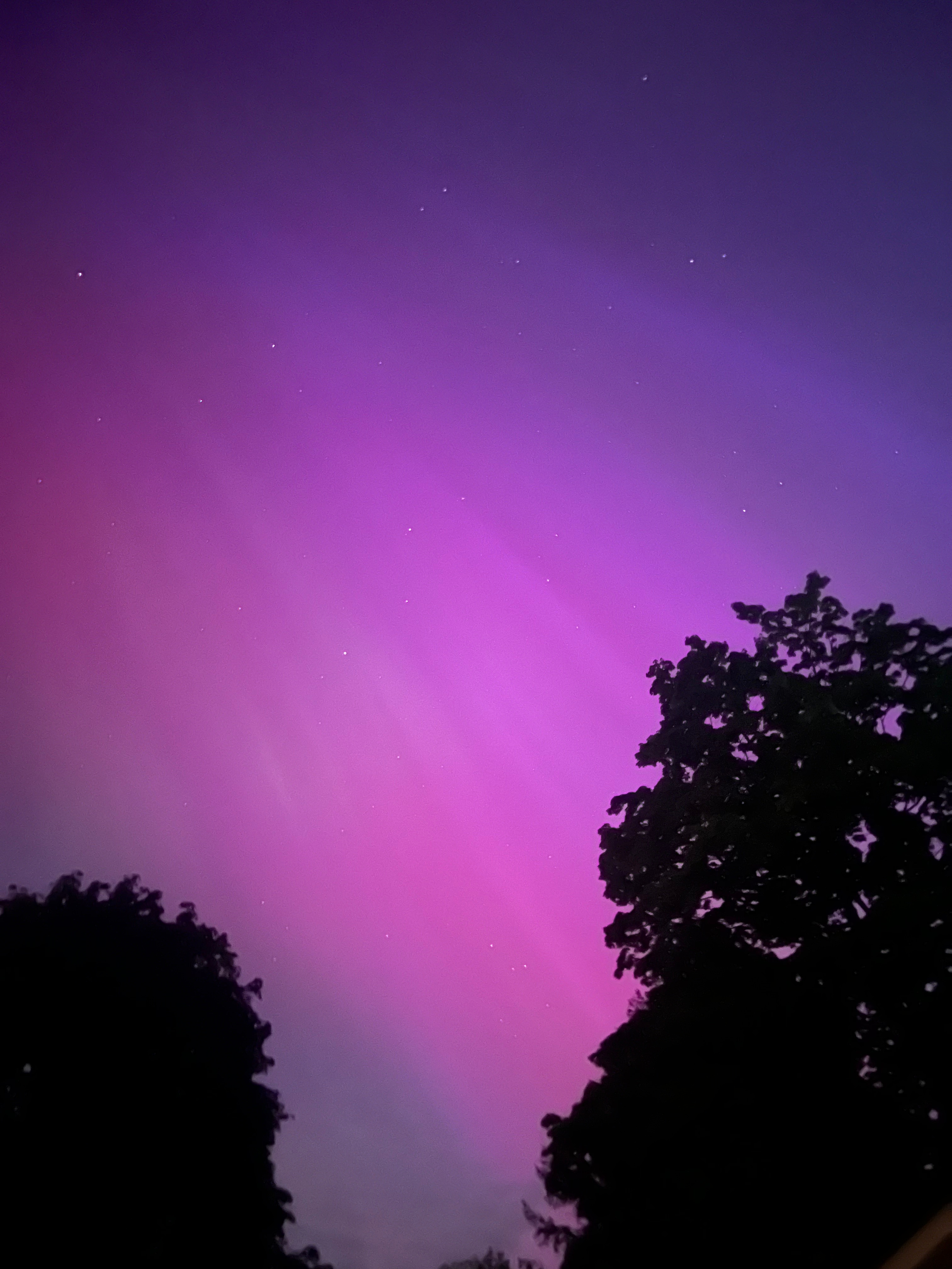 Great view of the northern lights on May 10th from Firetown rd. In Simsbury Connecticut