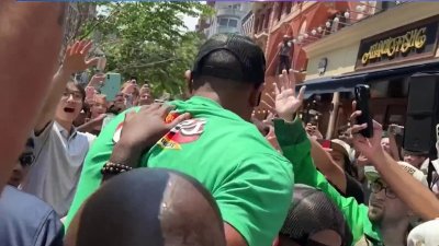 Al Horford sorprende a fanáticos en restaurante en Boston