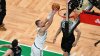 Kristaps Porzingis no jugará el tercer partido Celtics-Mavs por lesión en la pierna