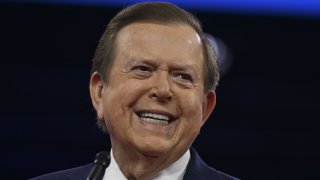 Lou Dobbs tenía 78 años.