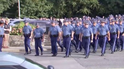 Servicios funerales para el oficial hispano de Mass.