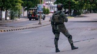 Las fuerzas de seguridad patrullan las calles de Culiacán, Sinaloa, esta semana.