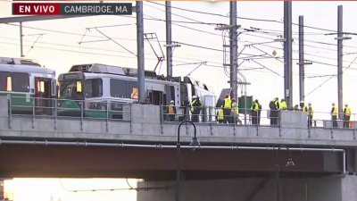 Reportan descarrilamiento de tren de la línea verde de la MBTA