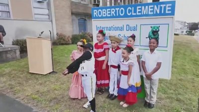 Escuela de comunidad de CT es nombrada Roberto Clemente