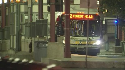 Mujer acusada de tirar al suelo a mujer embarazada en estación de metro