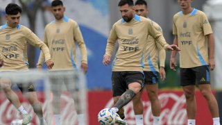 Messi será titular esta noche ante Bolivia en Buenos Aires.