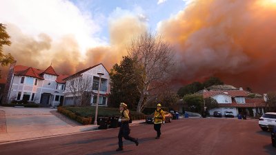 Mansiones de famosos en medio de los voraces incendios en California