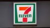 Hallan a hombre muerto en estacionamiento de un 7-Eleven en Charlestown