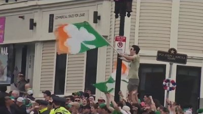 Preparativos para la celebración del Día de San Patricio en South Boston