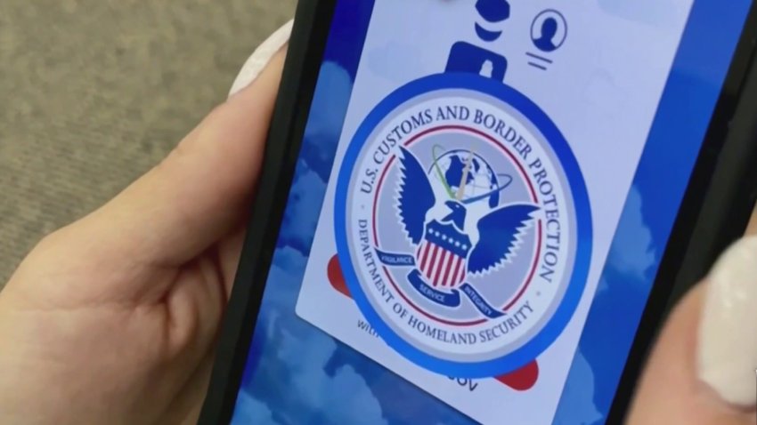 Cancelan autorización temporal de la app CBP One