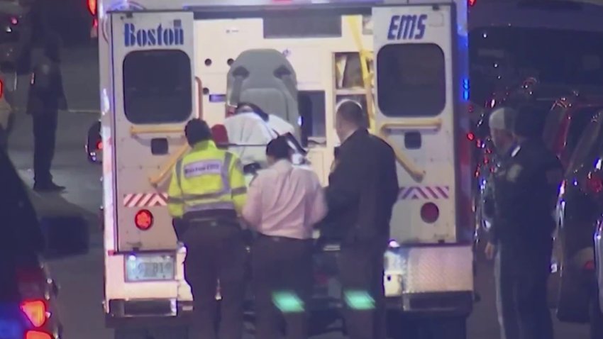 Tiroteo y apuñalamiento deja a cuatro personas heridas en Mattapan