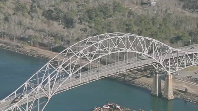 Discuten agregar peajes a puentes de Cape Cod