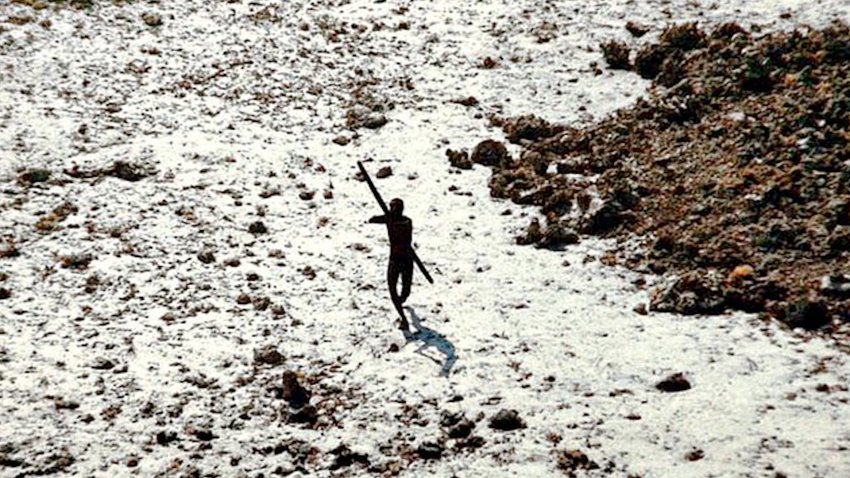 Quiénes son los Sentinelese, el pueblo más aislado del mundo
