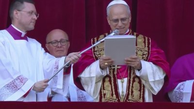 Feligreses reaccionan a elección del nuevo Papa León XIV