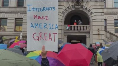 Protesta en Worcester en apoyo a familia detenida por ICE